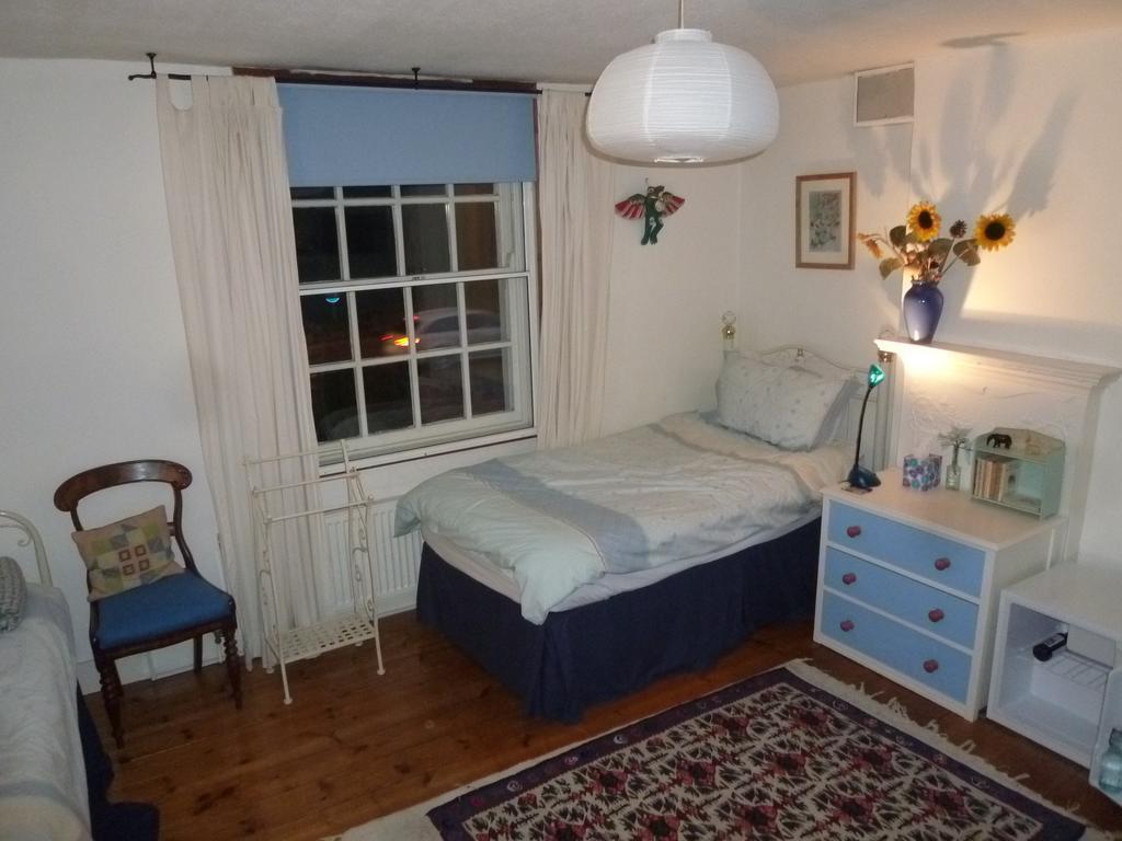 Manor Cottage Bed And Breakfast Windsor Exterior photo