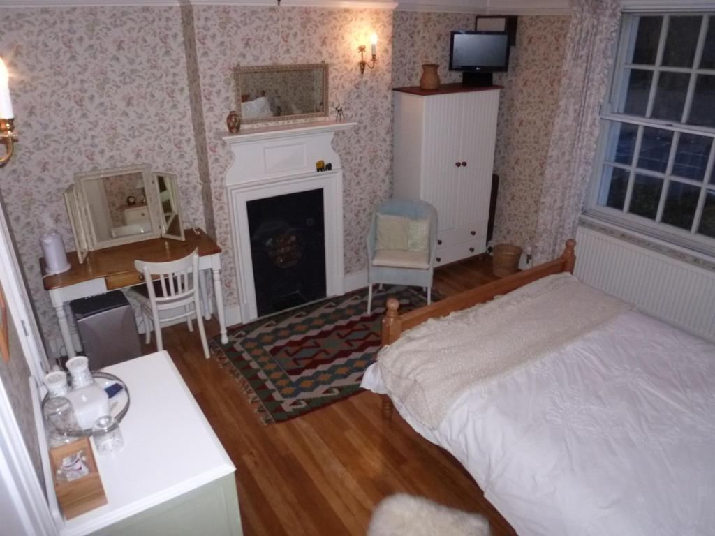 Manor Cottage Bed And Breakfast Windsor Exterior photo