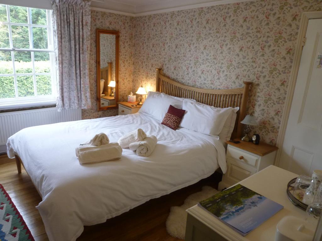 Manor Cottage Bed And Breakfast Windsor Exterior photo